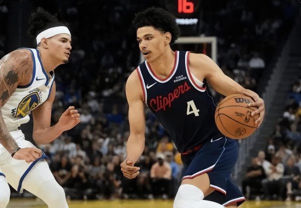 杠杆炒股哪个平台好 快船末节太无解！伦纳德带头抡，4替补做好辅助，高大阵容吃香！